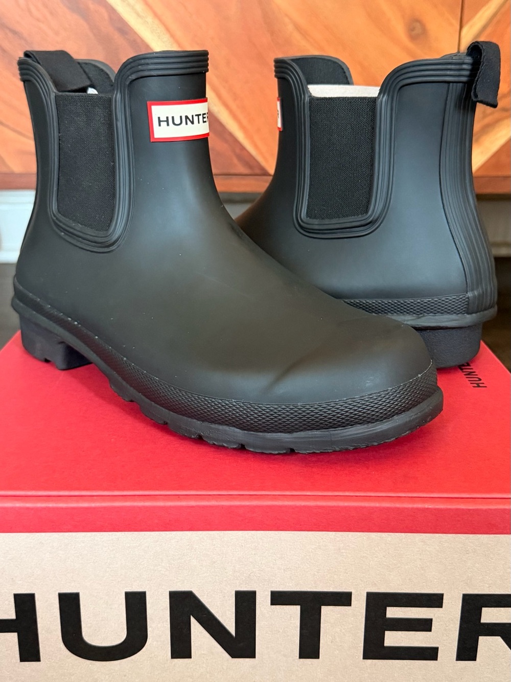 *BRAND NEW in Box* HUNTER Women's Original Chelsea Boots (Retail: $155)